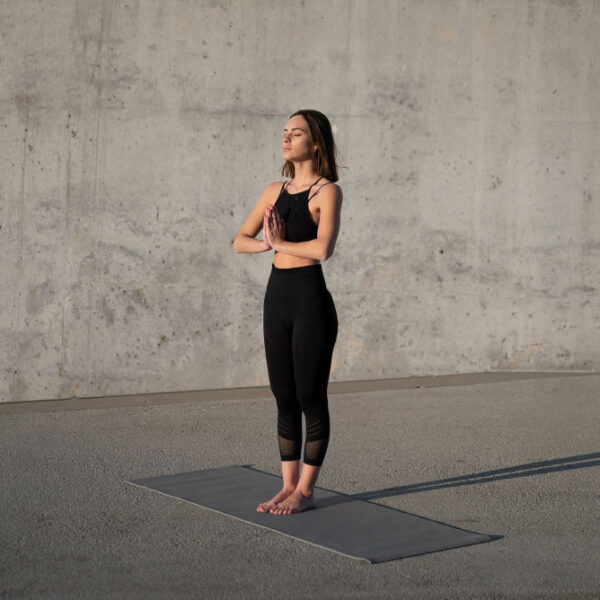 Дивовижний та сильний зв'язок між поставою та настроєм